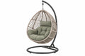 Poltrona sospesa da esterno 105 x 105 x 195 cm in fibra intrecciata beige con struttura in acciaio nero